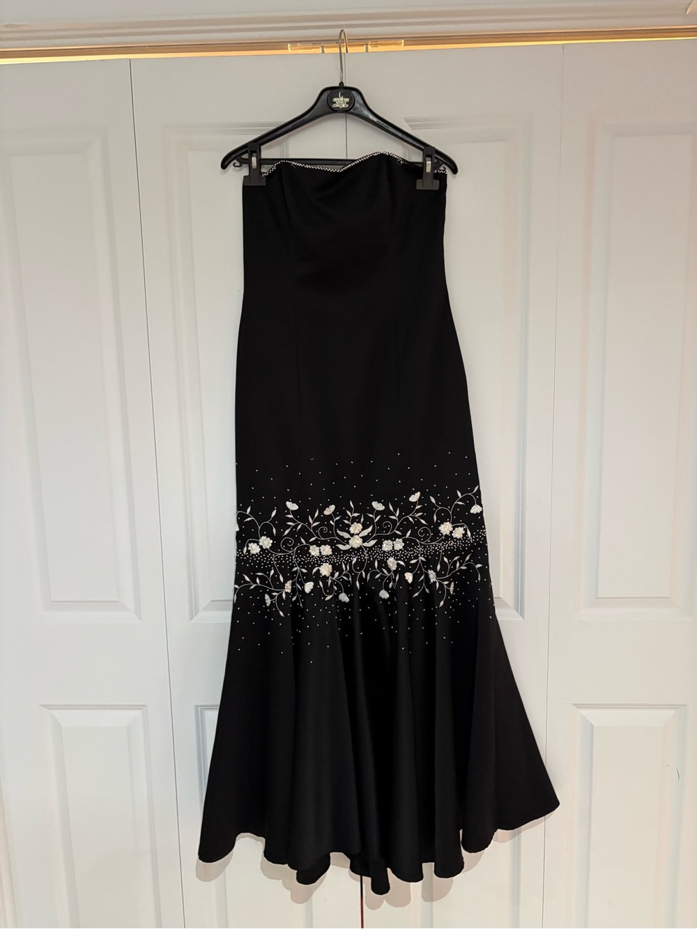 Strapless Black Evening Dress with White Floral Embroidery